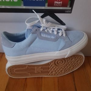 Adidas women's sz 7 in Carolina blue